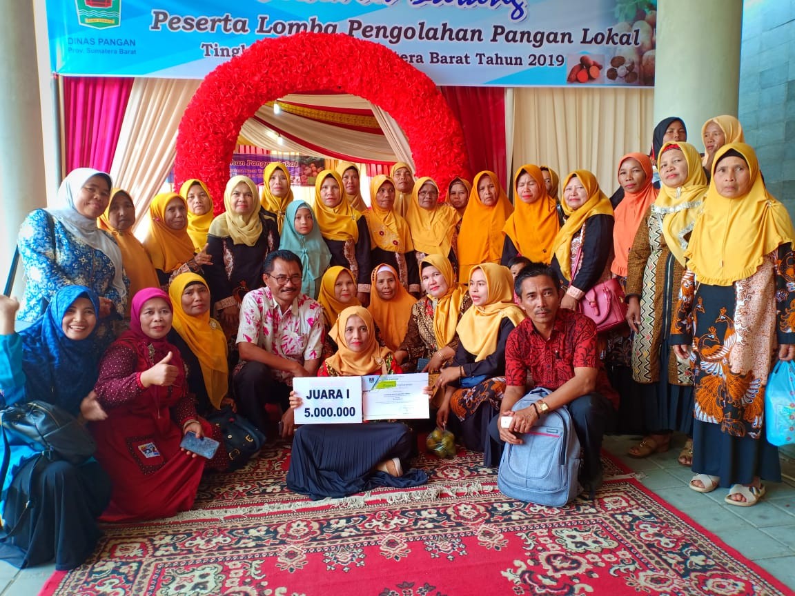 Dalam Rangka Memeriahkan Acara Hari Pangan Sedunia yang ke 39 di Padang (Kelompok Wanita Tani Seroja