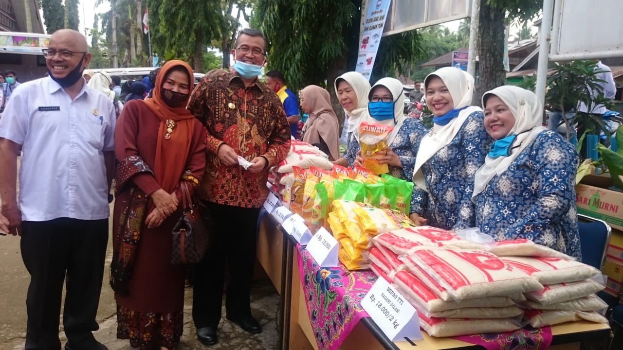 Gelar Pasar Murah di Dinas Perikanan dan Pangan Kabupaten Solok  